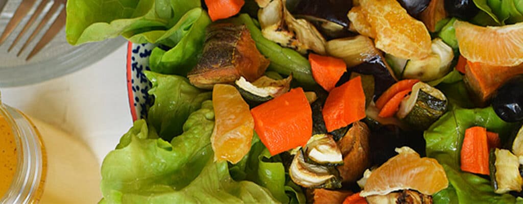 Ensalada-con-verduras-asadas-tibias